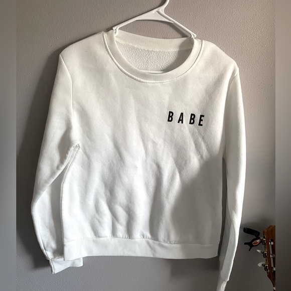 SHEIN Tops - Shein Cozy white sweatshirt